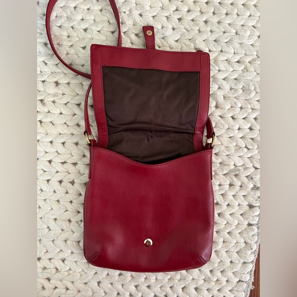 Vintage Legacy COACH Crossbody Leather Red Goldtone Hardware 9592 - Picture 4 of 5